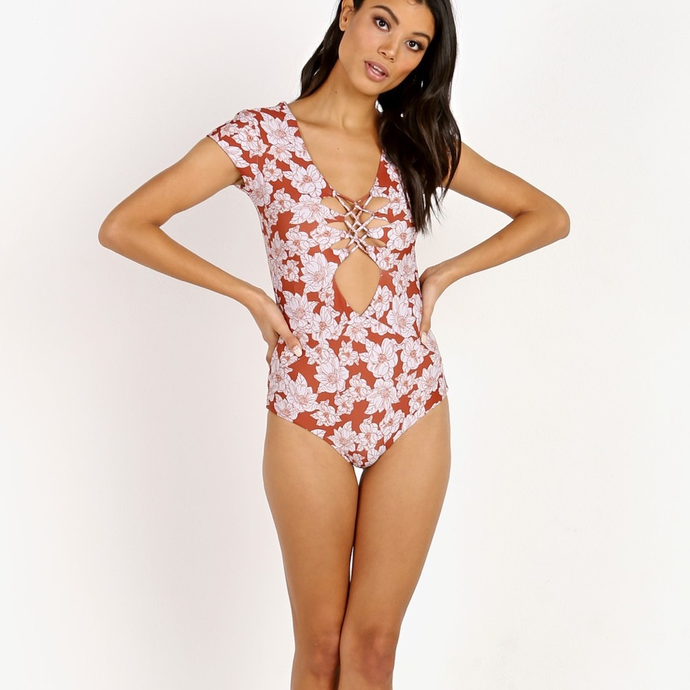 ACACIA Veracruz in Rust Magnolia